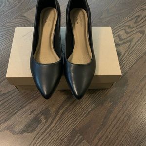BRAND NEW - black leather kitty kat pumps by Clarks